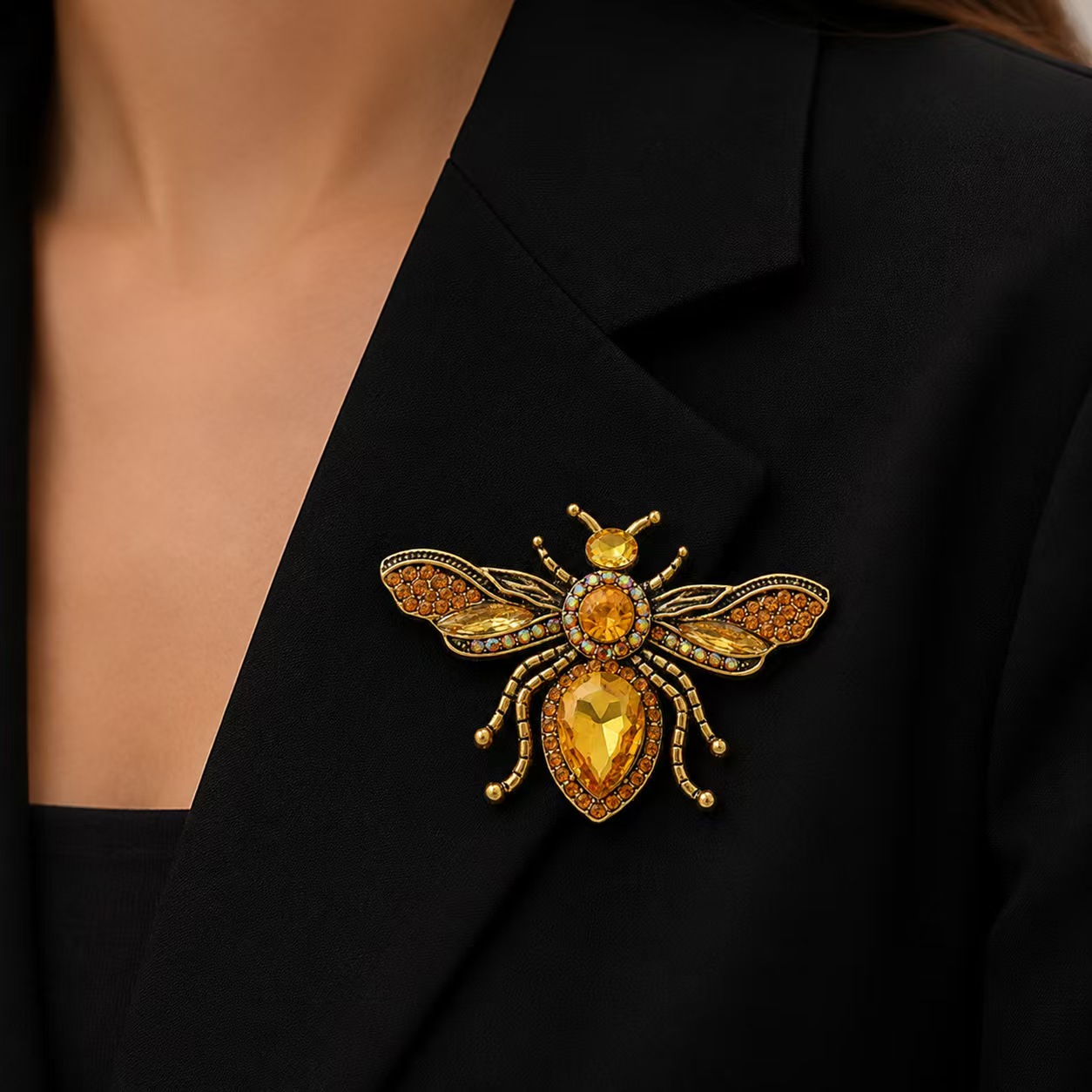 Body Jewelry Websites - Retro broszka w kształcie pszczoły w