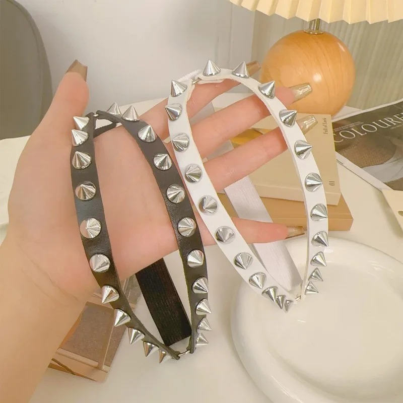 Podwójny pasek na udo z kolcam – Body Jewelry Sale recenzja i cena